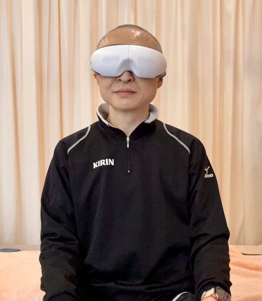 アイケア中の院長原島